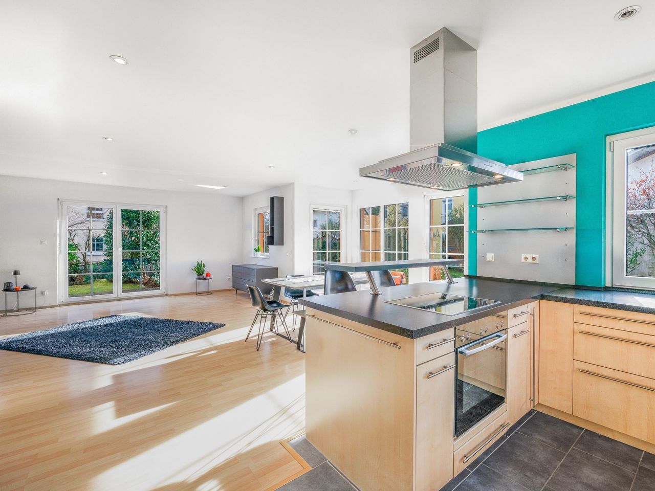 Offener Wohn-/ Koch-/ Essbereich