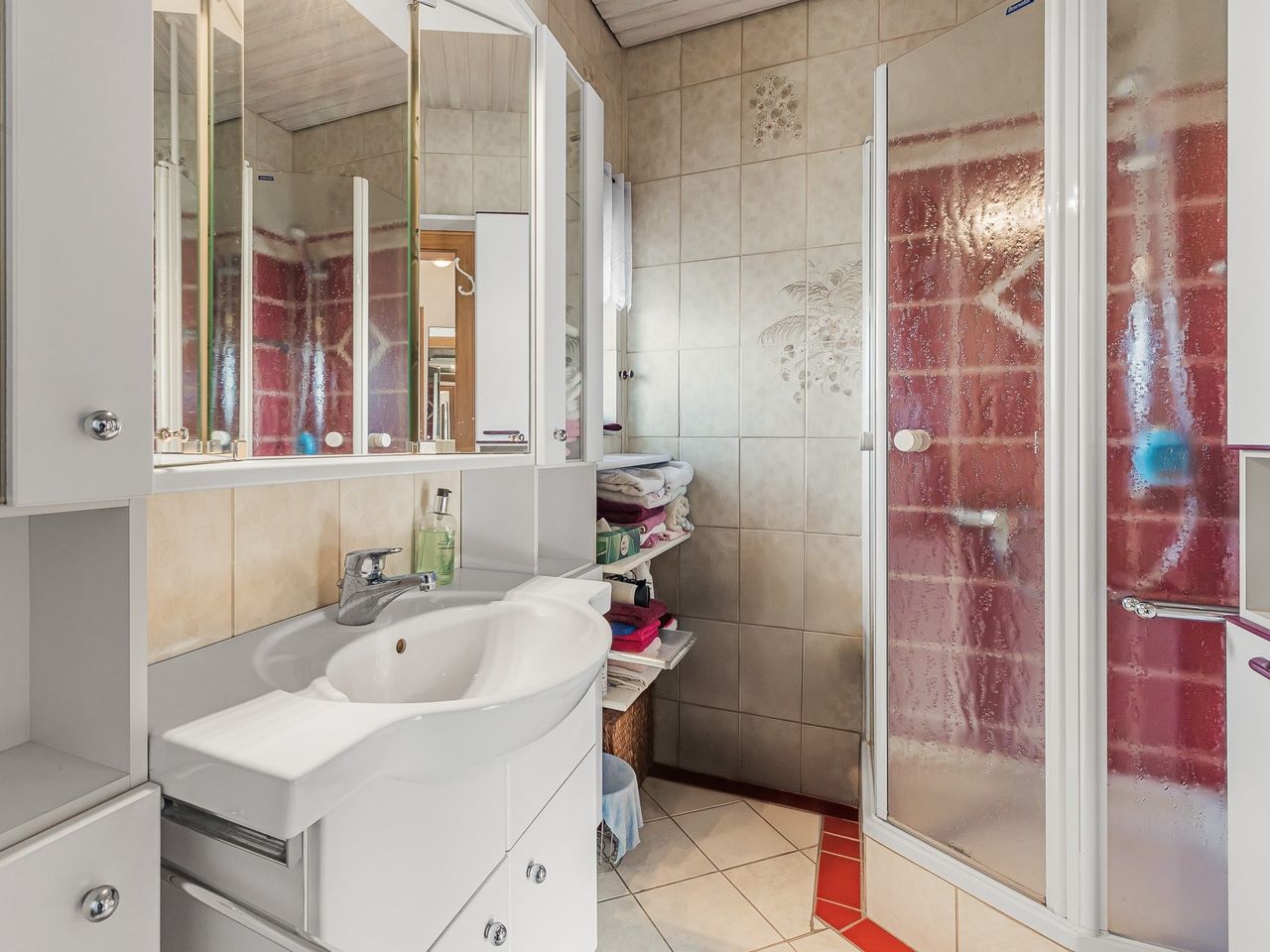 Badezimmer im Obergeschoss