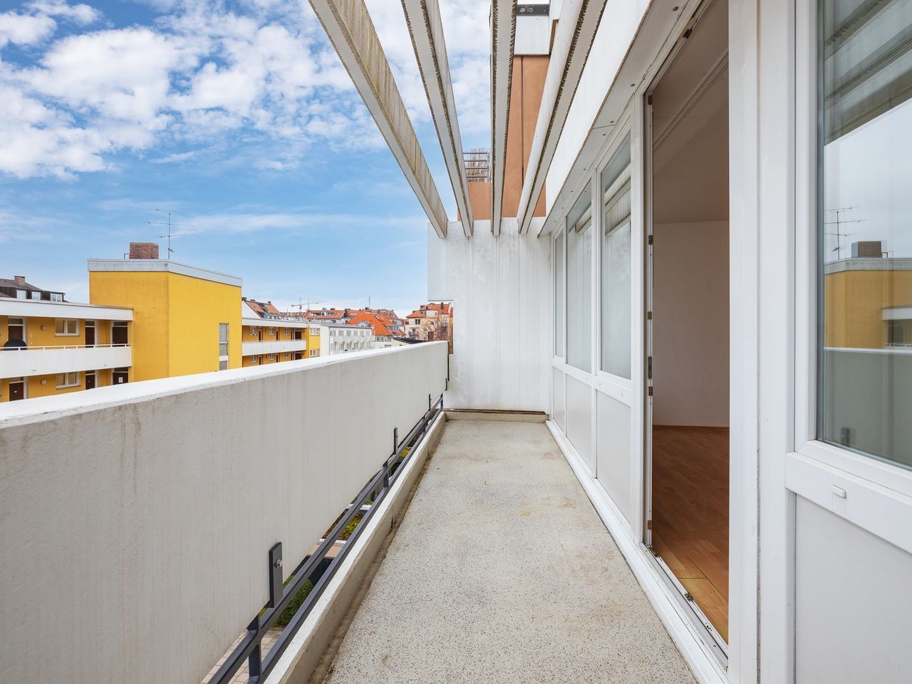 großzügiger Balkon
