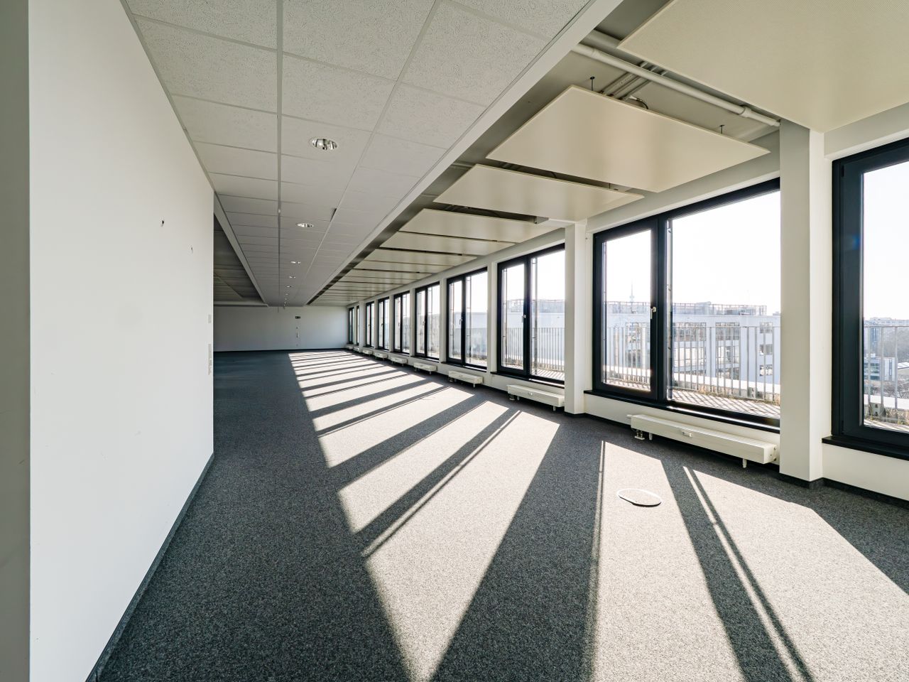 Büro 01