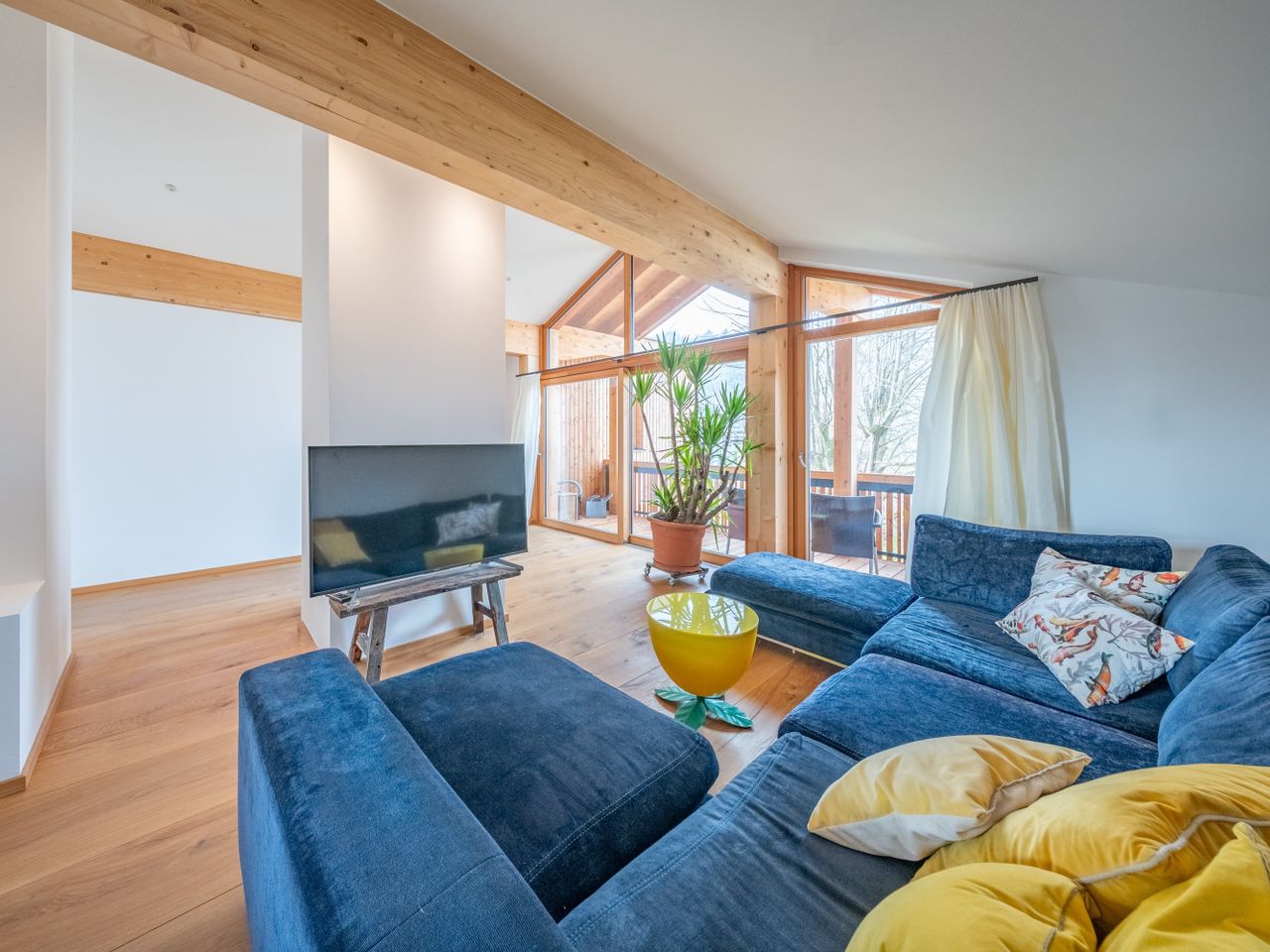 Dachgeschoss Wohnung 2 - Wohnzimmer