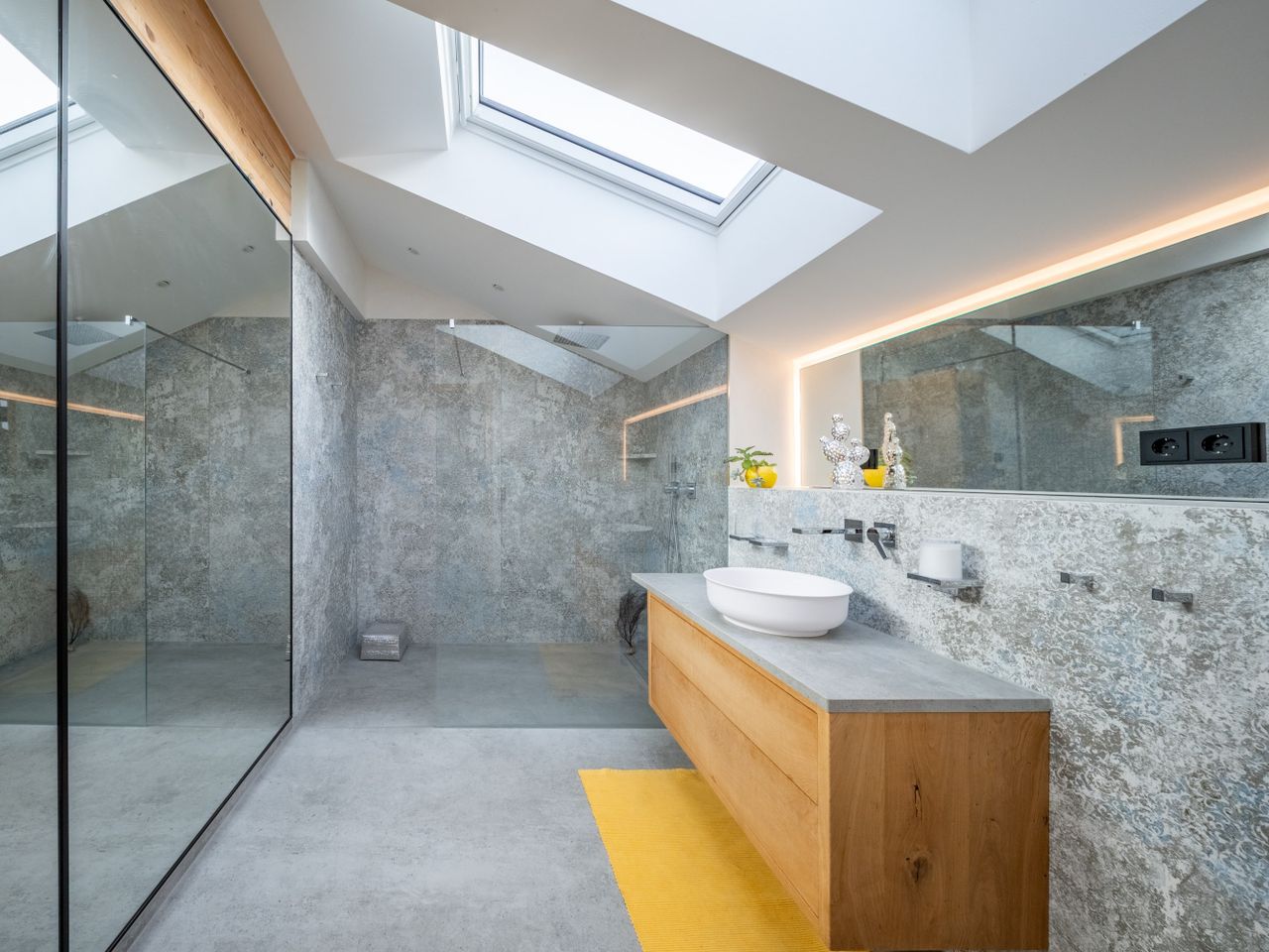 Dachgeschoss Wohnung 2 - Badezimmer