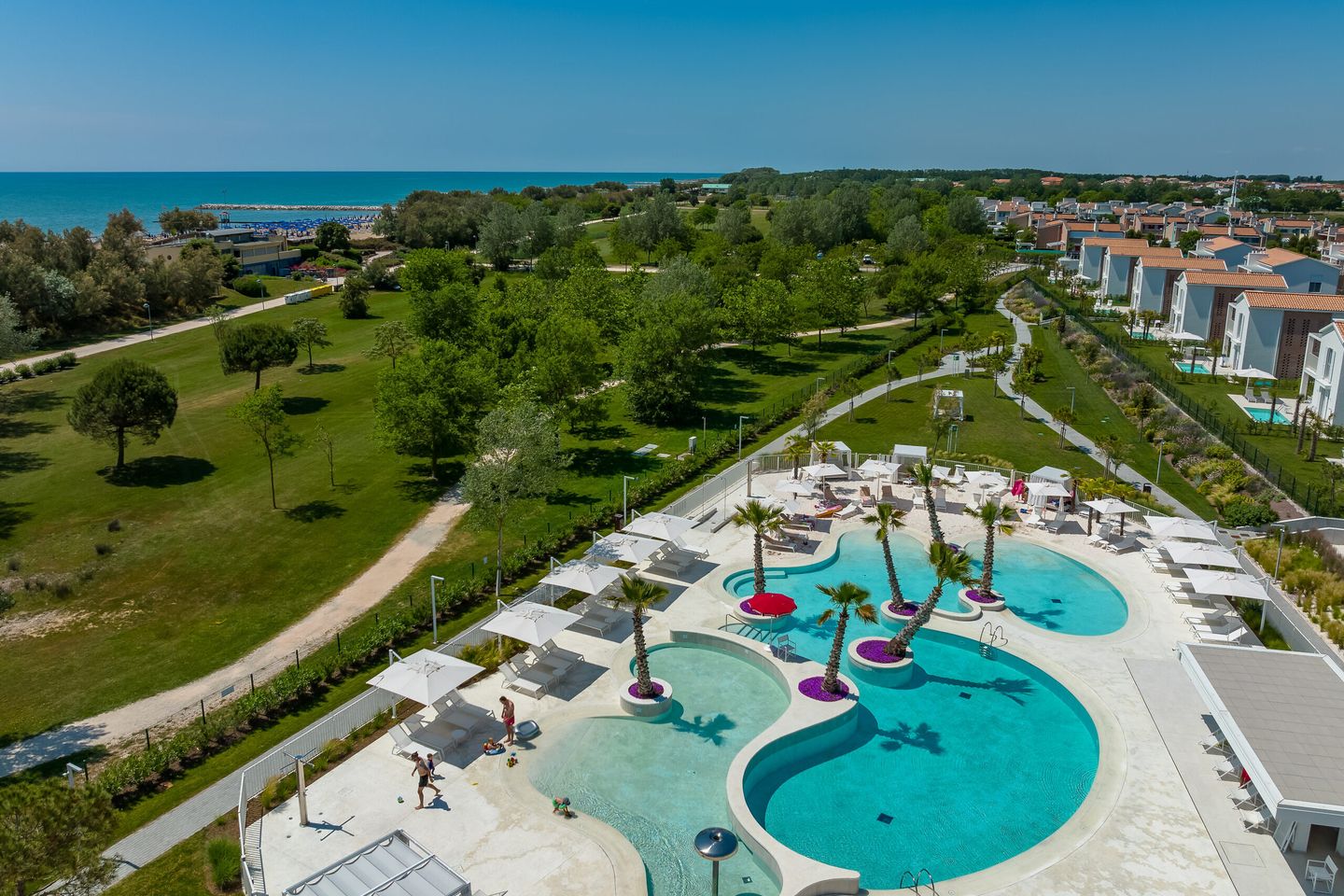 Pareus Beach Resort