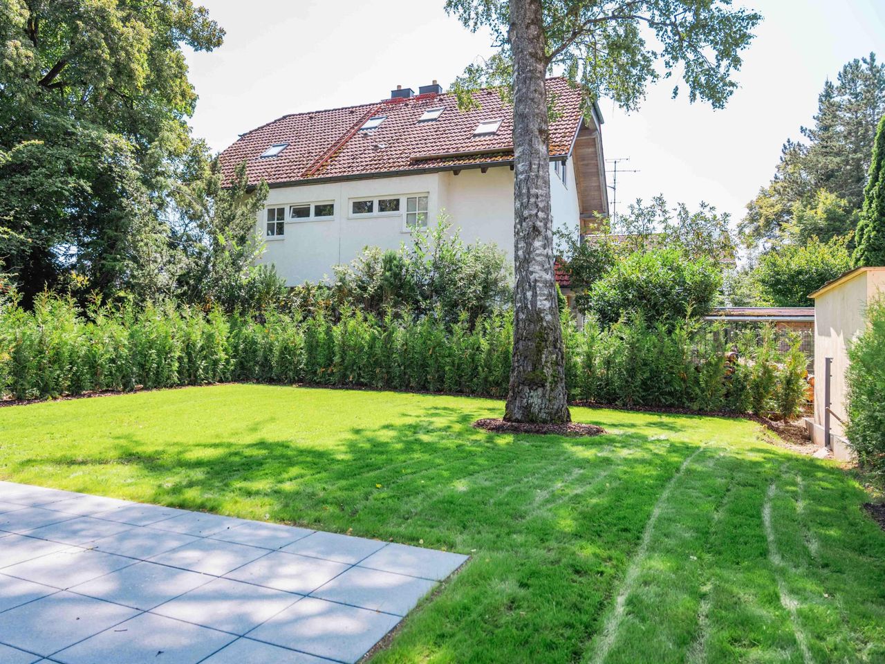 Sonniger Garten in Südausrichtung