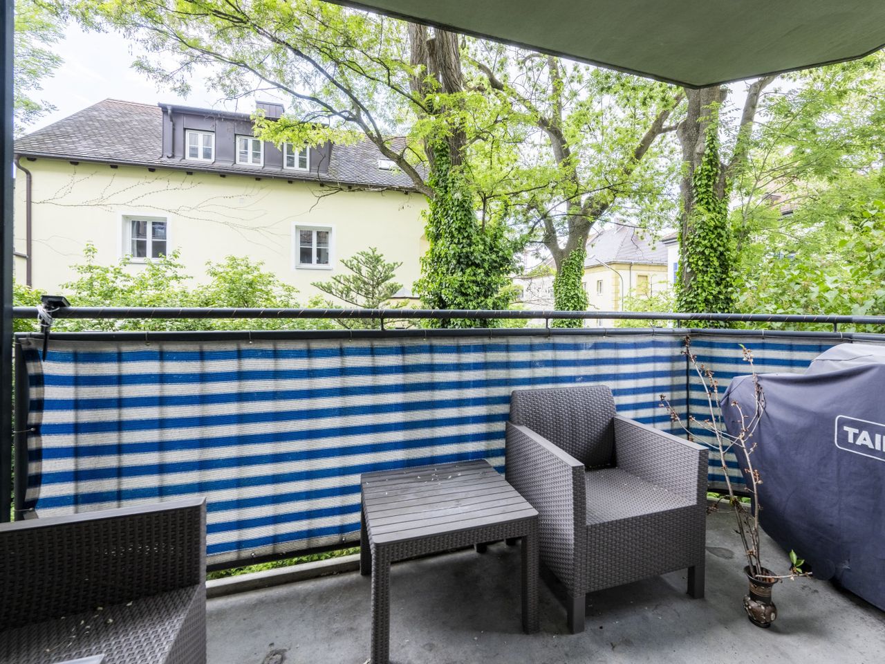 Ostbalkon vom Wohnzimmer