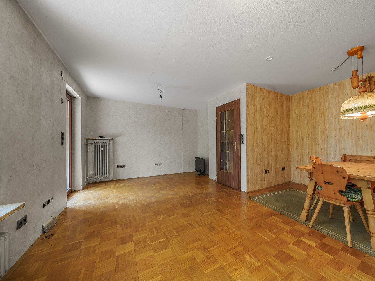 Wohnzimmer mit Essbereich
