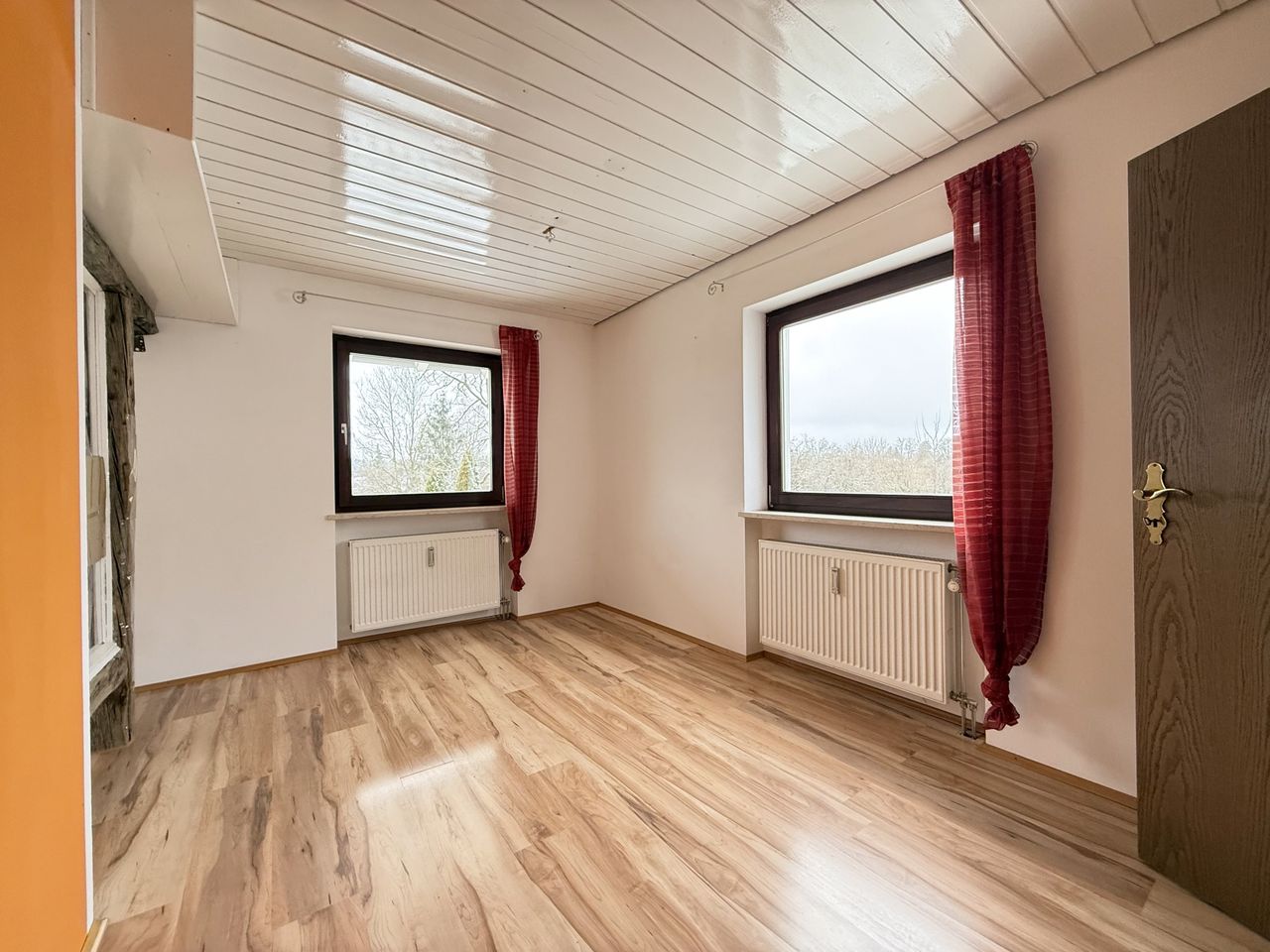 Essbereich an Wohnzimmer