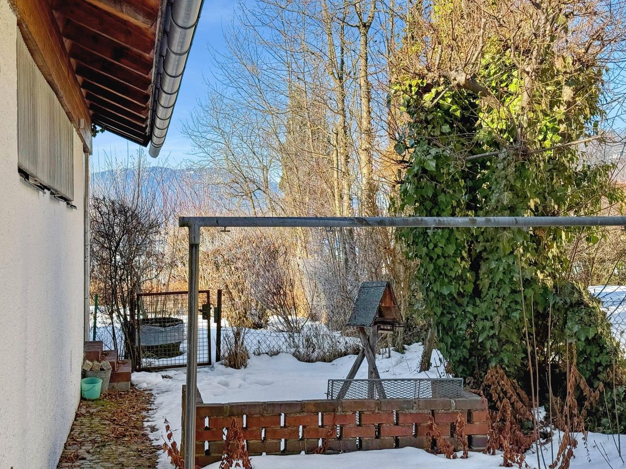 Garten neben dem Haus