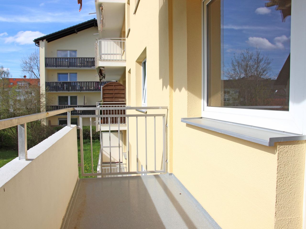 Sonniger West-Balkon