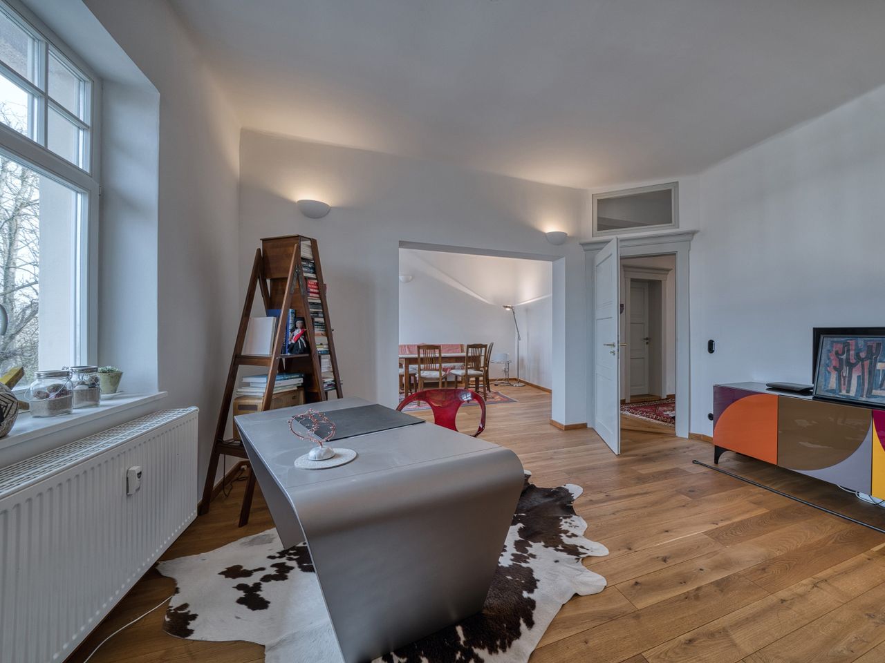 Büro angrenzend an das Esszimmer