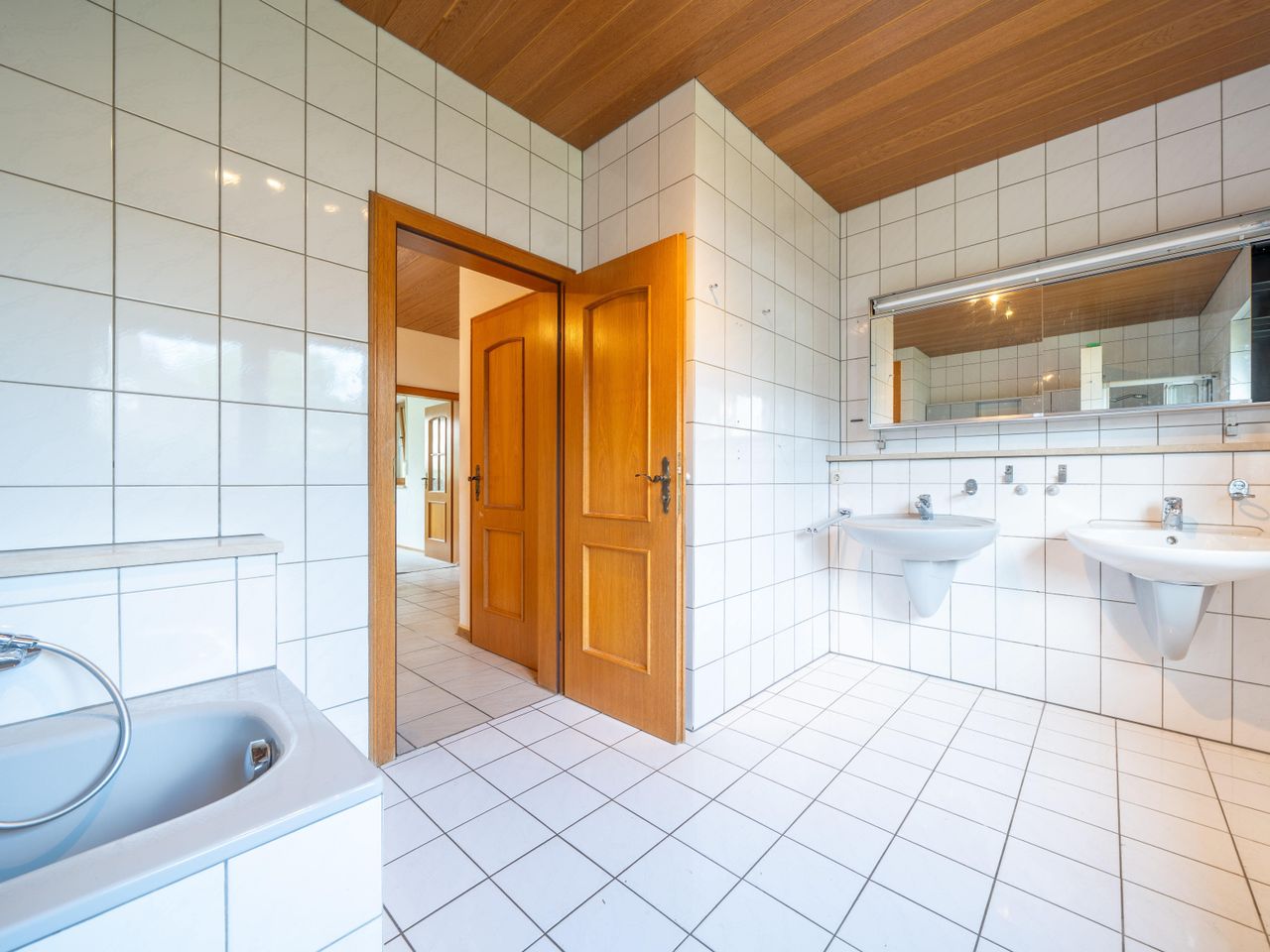 Badezimmer im Erdgeschoss