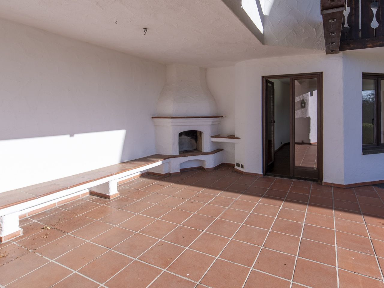 Terrasse mit Kamin