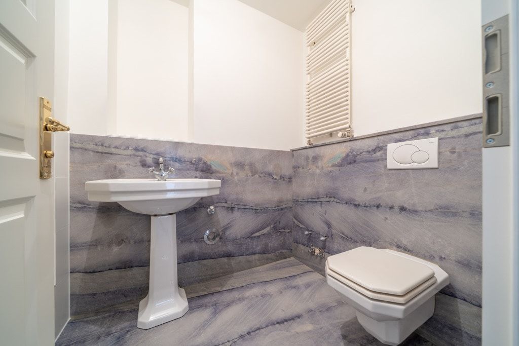 Bad mit Badewanne