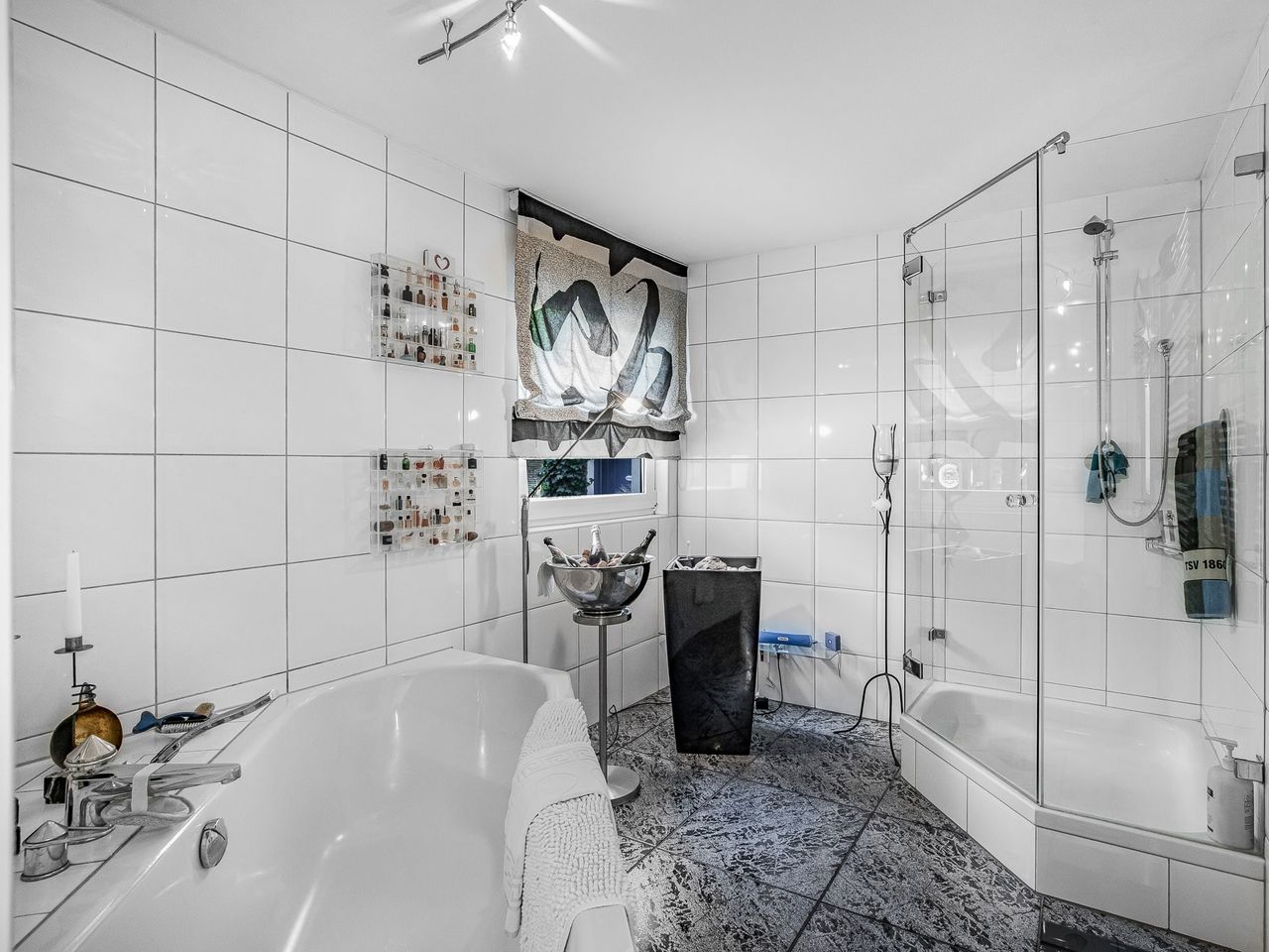 Badezimmer EG